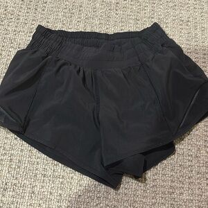 Lululemon Hotty Hot Short 2.5”
